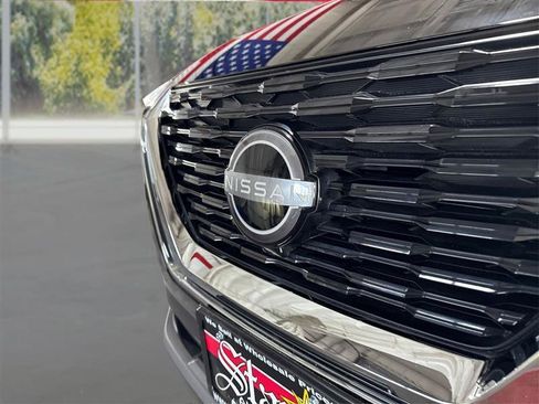 Used 2022 Nissan Rogue SV w/ SV Premium Package image 21