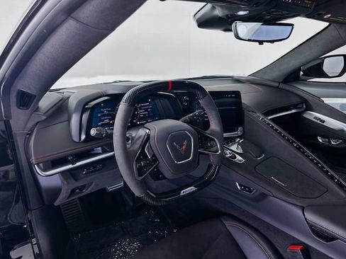 Used 2025 Chevrolet Corvette E-Ray AWD/4WD image 9