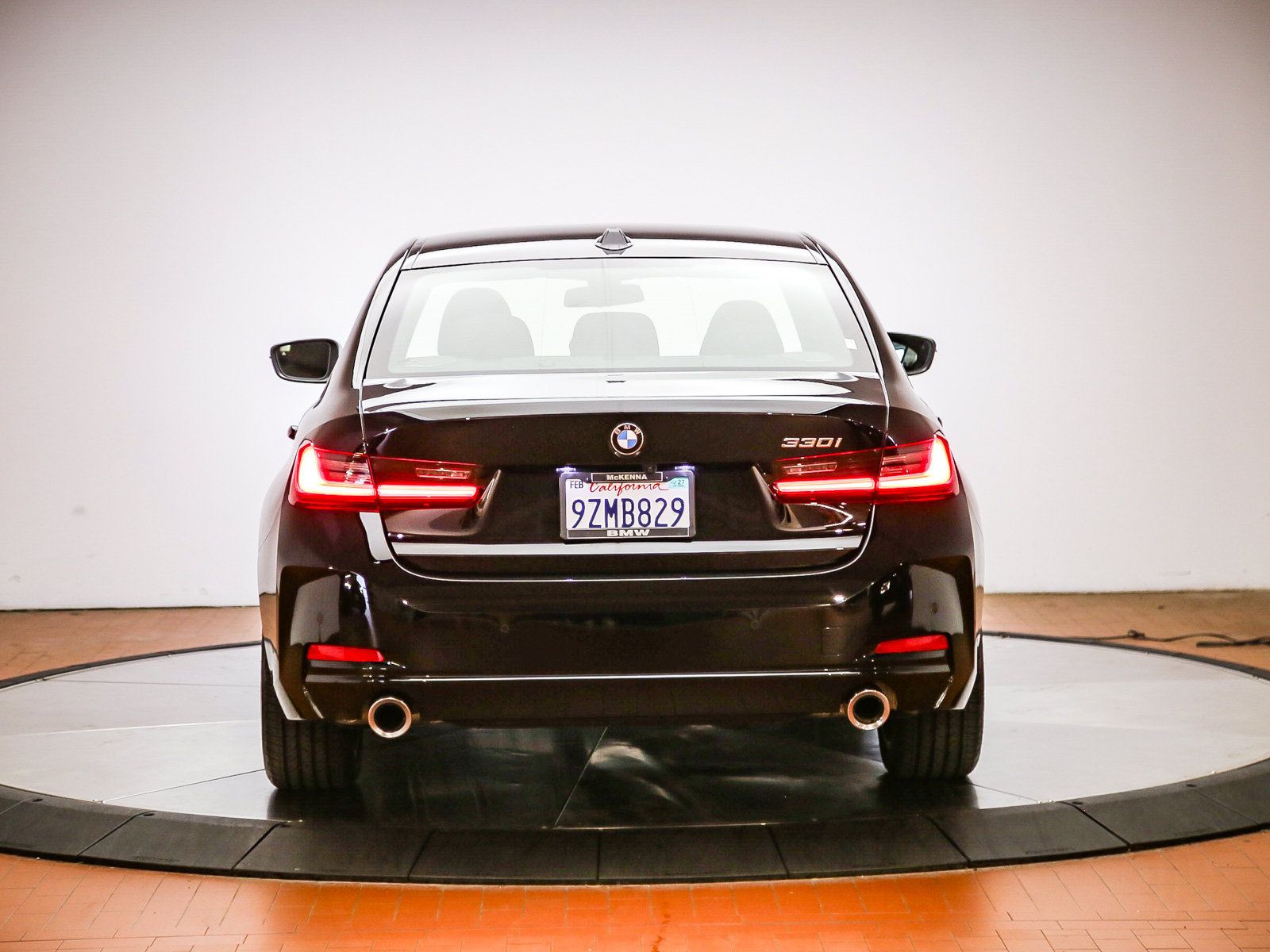 Used 2026 BMW 330i Sedan w/ Premium Package RWD image 3
