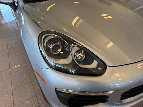 Used 2017 Porsche Cayenne S AWD/4WD image 11