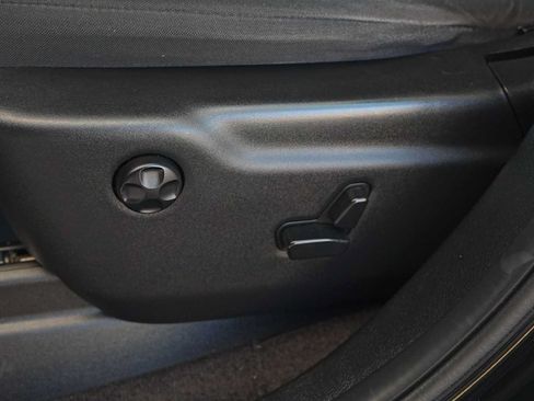 Used 2018 Jeep Grand Cherokee Laredo RWD image 12