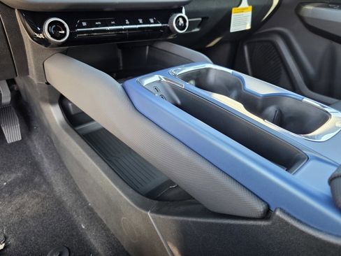 New 2026 Chevrolet Equinox EV LT w/ LPO, Blackout Package image 26