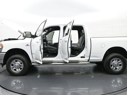 Used 2021 RAM 2500 Big Horn image 41