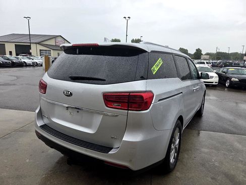 Used 2020 Kia Sedona EX image 5