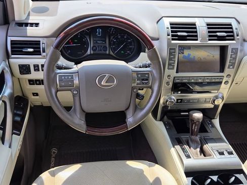 Used 2018 Lexus GX 460 Premium w/ Premium Package AWD/4WD image 13
