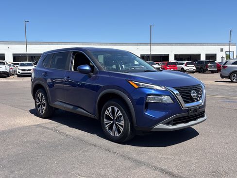 Used 2023 Nissan Rogue SV FWD image 7