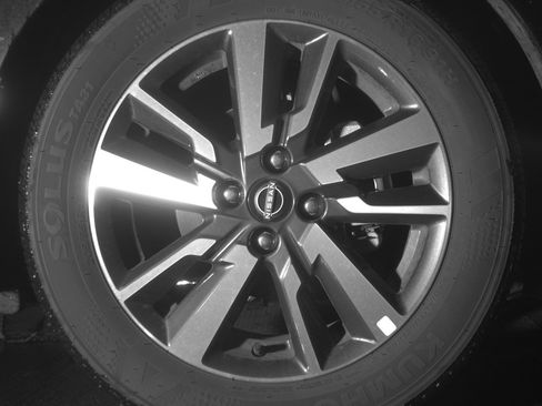 Used 2025 Nissan Versa SV image 13