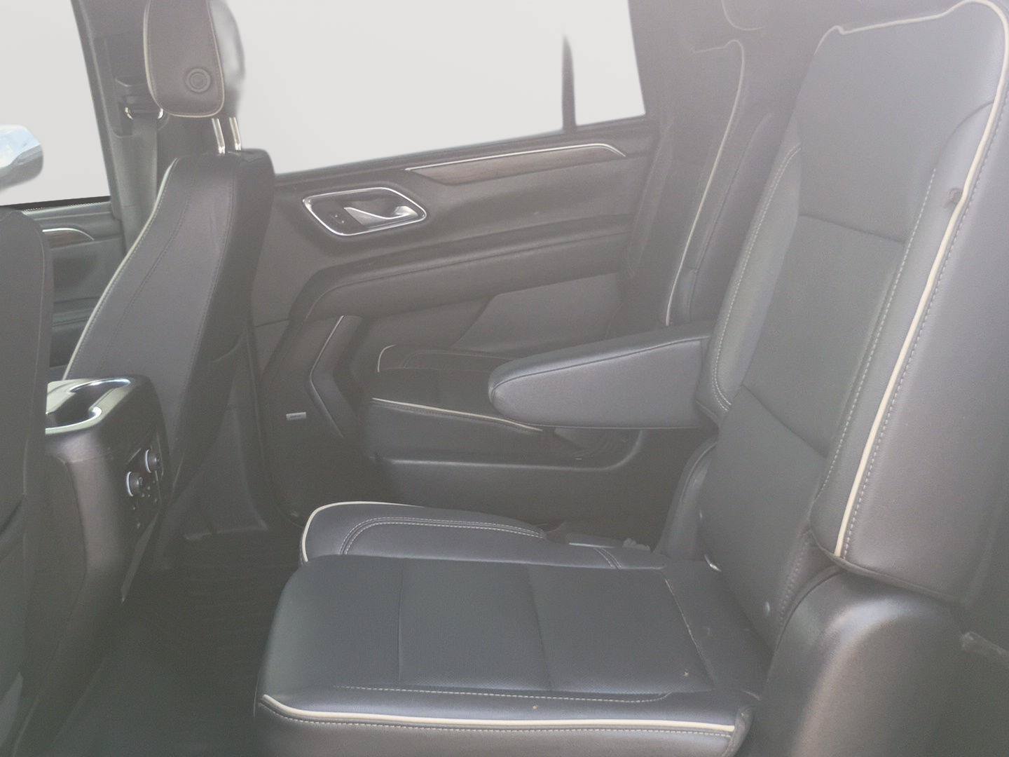 Used 2022 Chevrolet Suburban Premier AWD/4WD image 10