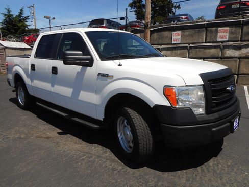 Used 2013 Ford F150 XL w/ Trailer Tow Pkg RWD image 1