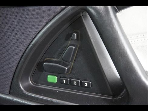 Used 2002 Mercedes-Benz SL 500 image 9