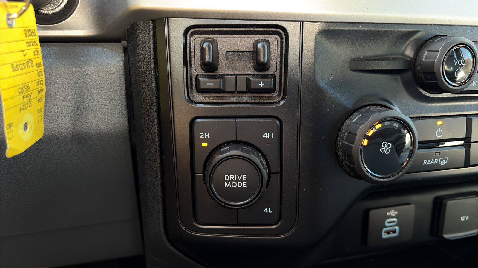 Used 2024 Ford F550 4x4 SuperCab Super Duty image 30