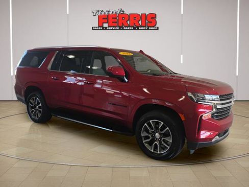 Used 2022 Chevrolet Suburban LT image 3