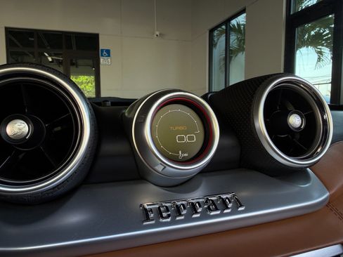 Used 2015 Ferrari California T image 34