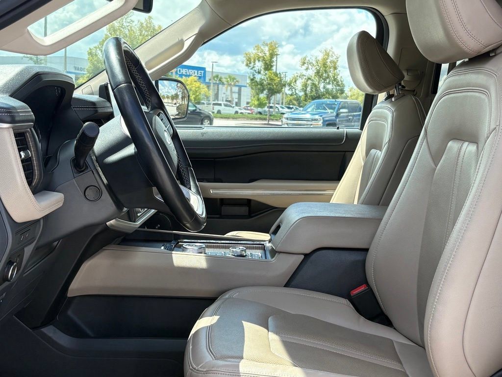 Used 2024 Ford Expedition Limited AWD/4WD image 17