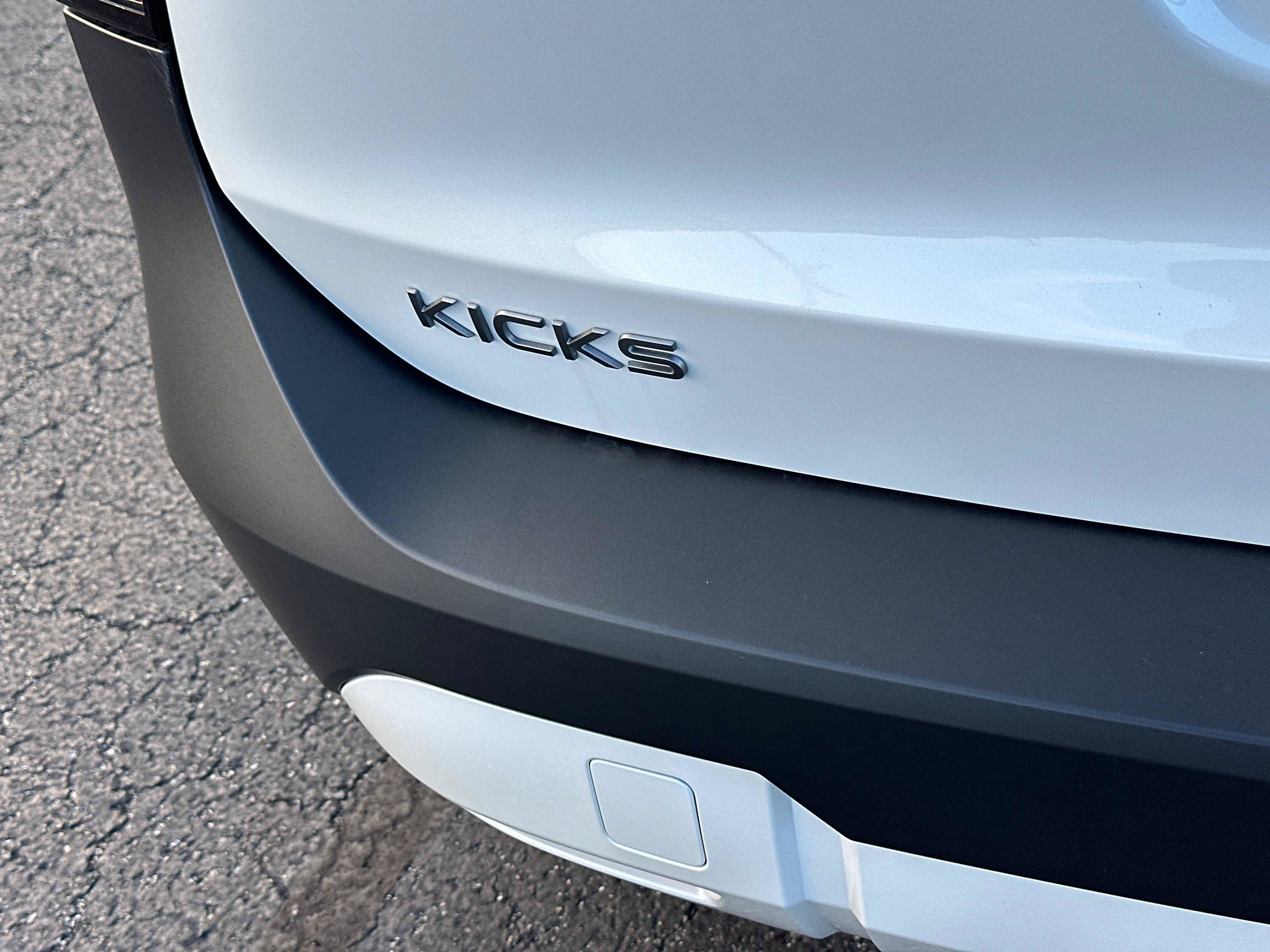 New 2027 Nissan Kicks SV AWD/4WD image 11