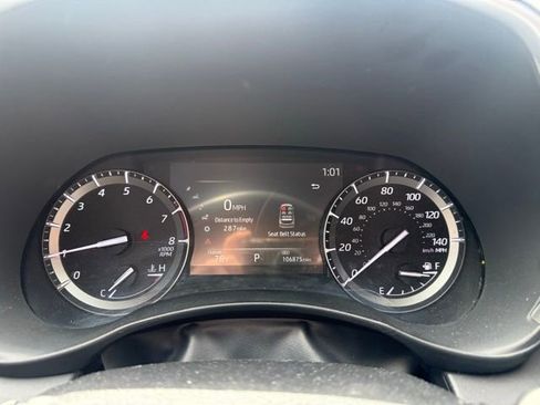 Used 2021 Toyota Highlander XLE image 12