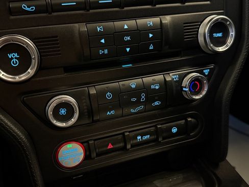 Used 2017 Ford Mustang Coupe image 13