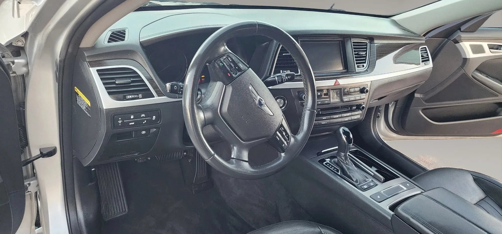 Used 2017 Genesis G80 3.8 RWD image 22