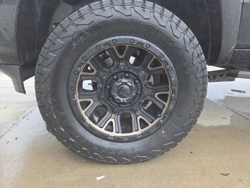 Used 2023 RAM 2500 Laramie w/ Night Edition AWD/4WD image 15