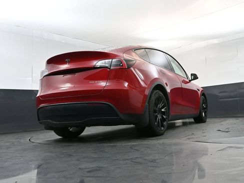 Used 2021 Tesla Model Y Long Range AWD/4WD image 21