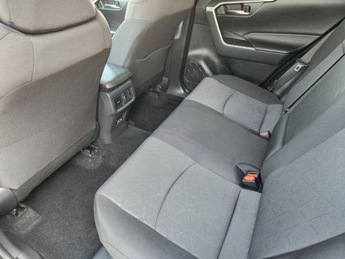 Used 2025 Toyota RAV4 XLE AWD/4WD image 31