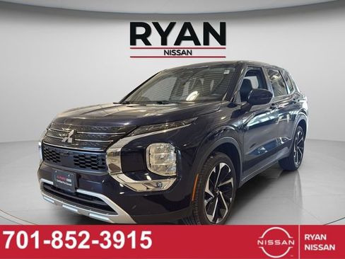 Used 2024 Mitsubishi Outlander SE image 13