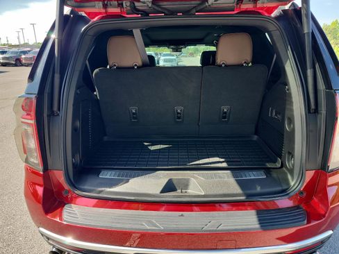 Used 2023 Chevrolet Tahoe High Country AWD/4WD image 11