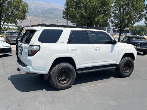 Used 2019 Toyota 4Runner SR5 AWD/4WD image 7