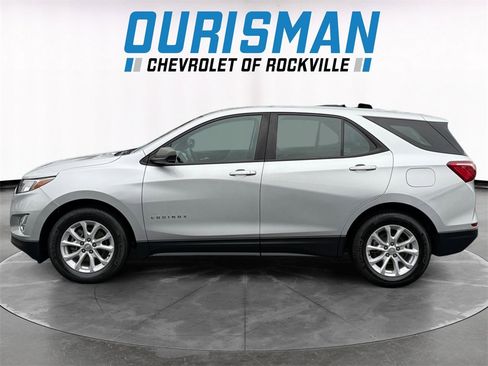 Used 2020 Chevrolet Equinox LS image 2