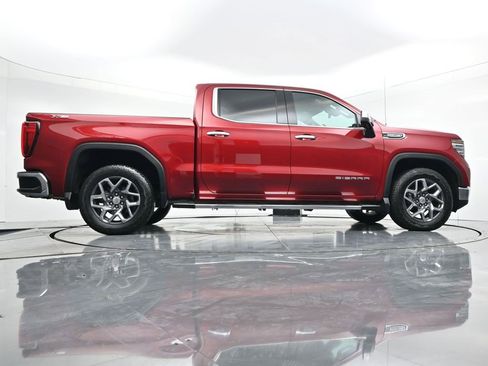 Used 2022 GMC Sierra 1500 SLT w/ SLT Premium Plus Package image 31