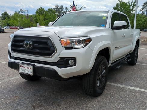 Used 2023 Toyota Tacoma SR5 w/ Technology Package AWD/4WD image 8