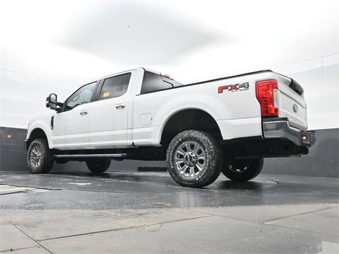 Used 2019 Ford F250 XLT w/ XLT Premium Package image 25