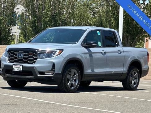 Certified 2025 Honda Ridgeline TrailSport image 8