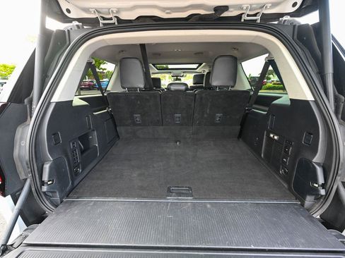 Used 2025 Ford Expedition Max Platinum AWD/4WD image 16
