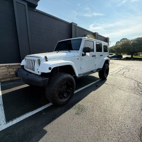Used 2015 Jeep Wrangler Unlimited Sahara w/ Connectivity Group AWD/4WD image 1