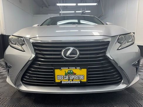 Used 2016 Lexus ES 350 w/ Navigation System Package FWD image 2