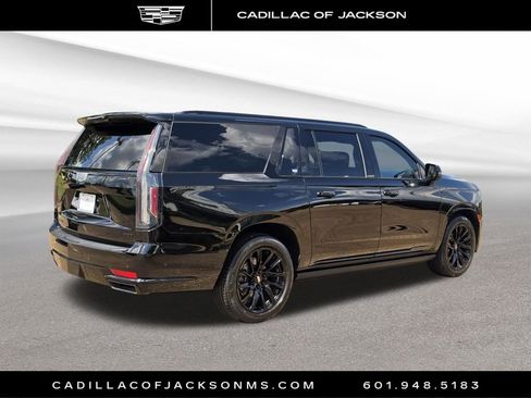 Used 2024 Cadillac Escalade ESV Sport Platinum w/ LPO, ONYX Package AWD/4WD image 5