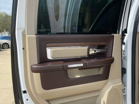 Used 2014 RAM 1500 Laramie w/ Convenience Group image 11