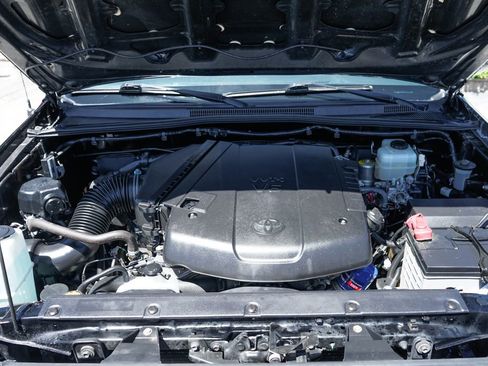 Used 2015 Toyota Tacoma 4x4 Double Cab w/ TRD Off-Road Package image 12