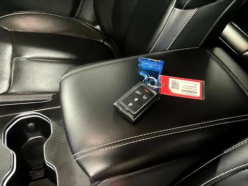 Used 2024 Jeep Grand Cherokee Limited image 31