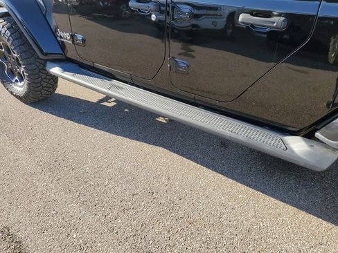 Used 2020 Jeep Gladiator Overland w/ Advanced Safety Group image 25