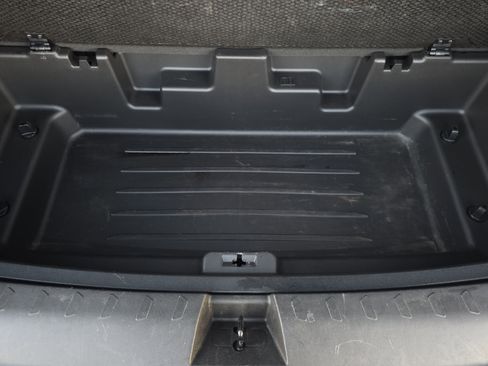 Used 2021 Chevrolet Traverse LT w/ LPO, Floor Liner Package image 41