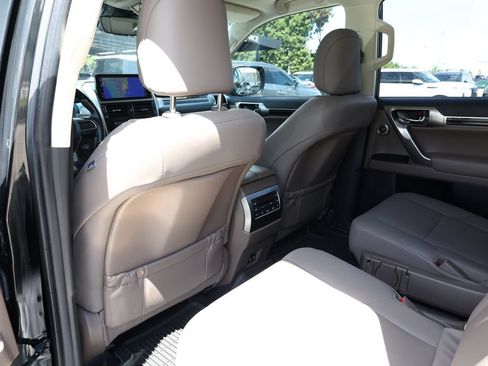 Used 2023 Lexus GX 460 Premium AWD/4WD image 18