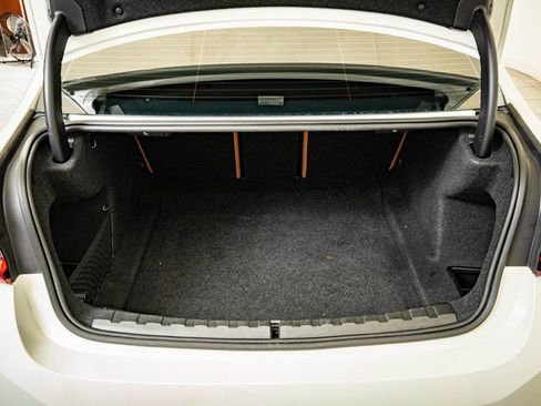 Used 2024 BMW 330i xDrive Sedan w/ Premium Package image 19