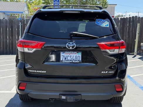Used 2017 Toyota Highlander XLE AWD/4WD image 5