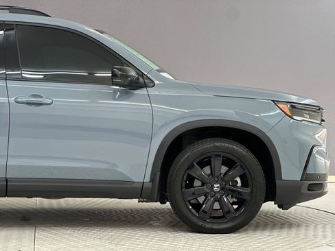Used 2025 Honda Pilot Black Edition image 37