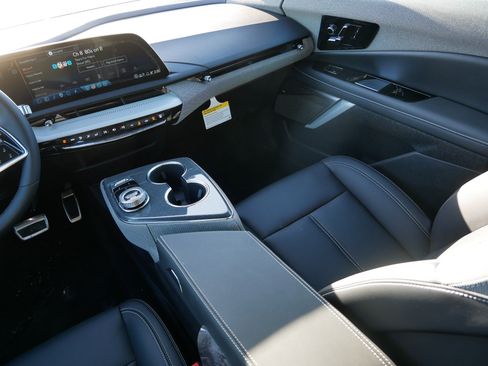 New 2026 Cadillac Optiq Luxury 1 image 9