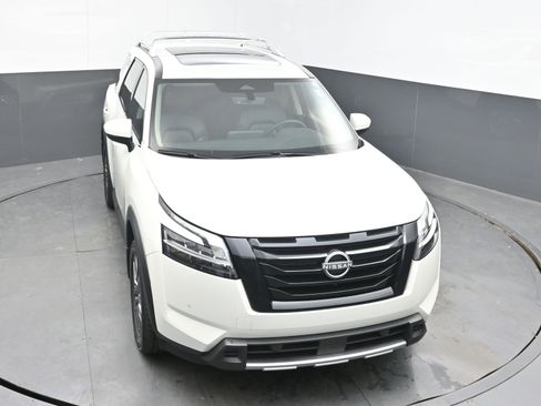 Certified 2024 Nissan Pathfinder SL w/ SL Premium Package image 27