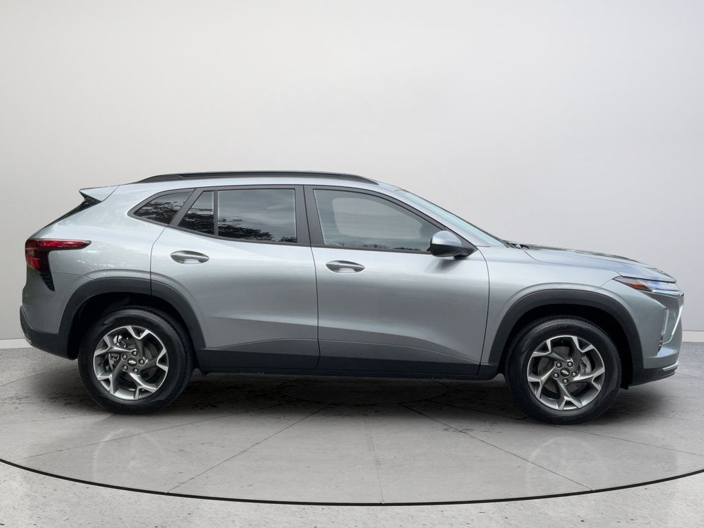 Certified 2026 Chevrolet Trax LT w/ Driver Confidence Package FWD image 5