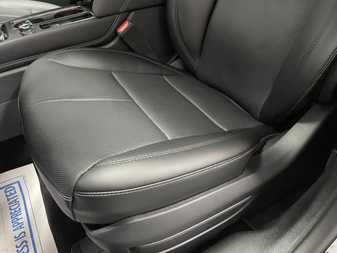 New 2025 Lincoln Corsair Reserve w/ Equipment Group 202A image 24